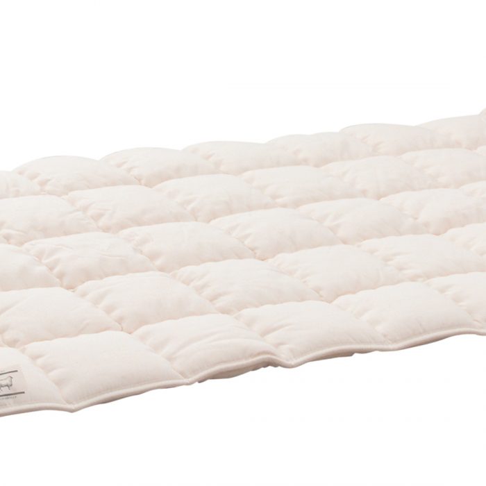 Comfort-Schurwollauflage mit mehr Schafschurwolle für eine besonders weiche Unterlage von Betten Impulse in Bad Aibling