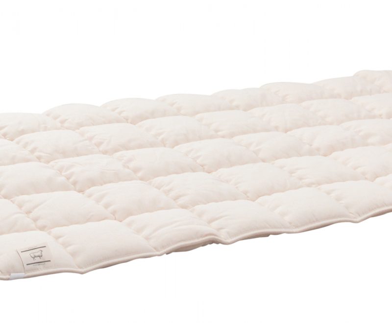 Comfort-Schurwollauflage mit mehr Schafschurwolle für eine besonders weiche Unterlage von Betten Impulse in Bad Aibling